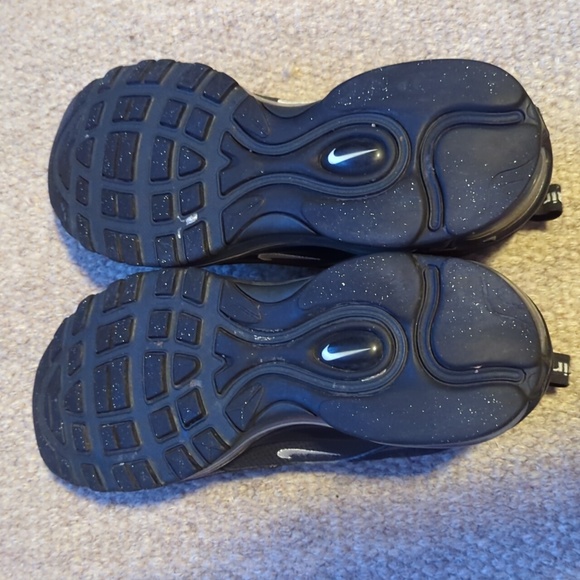 Nike Air Max 97 GS 921522-011 Triple Black Running Shoes Size 6Y/Women\'s 7.5 US